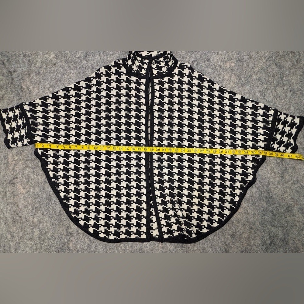 Pendleton | Black White Houndstooth Wool Cape | P… - image 8